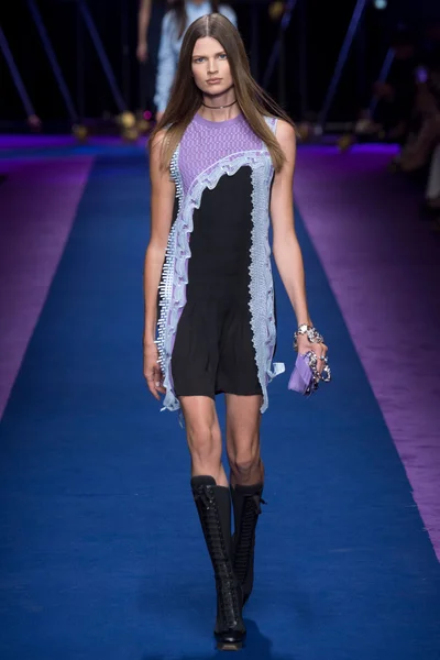Look 43